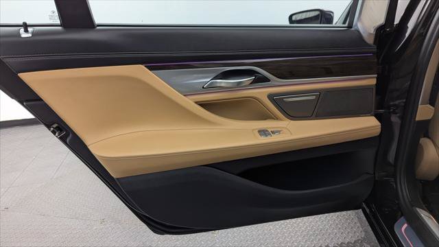 Used 2017 BMW 740i RWD image 16