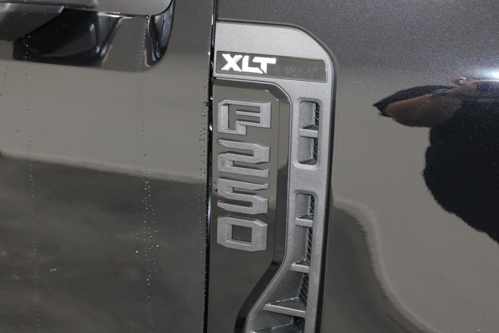 New 2026 Ford F250 XLT w/ XLT Premium Package AWD/4WD image 16