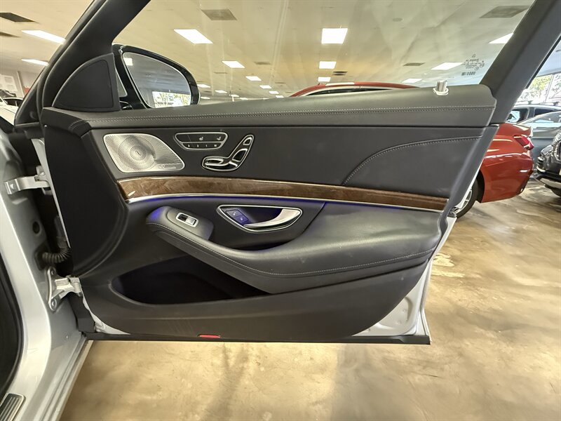 Used 2016 Mercedes-Benz S 550 Sedan w/ Premium Package image 14