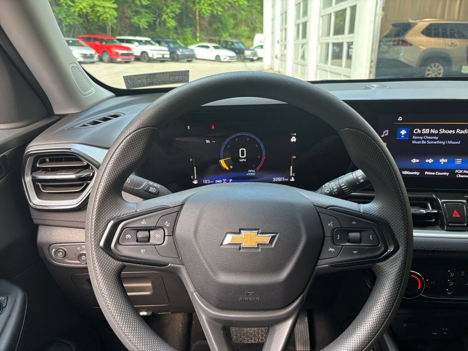 Used 2025 Chevrolet TrailBlazer LT w/ Driver Confidence Package AWD/4WD image 27