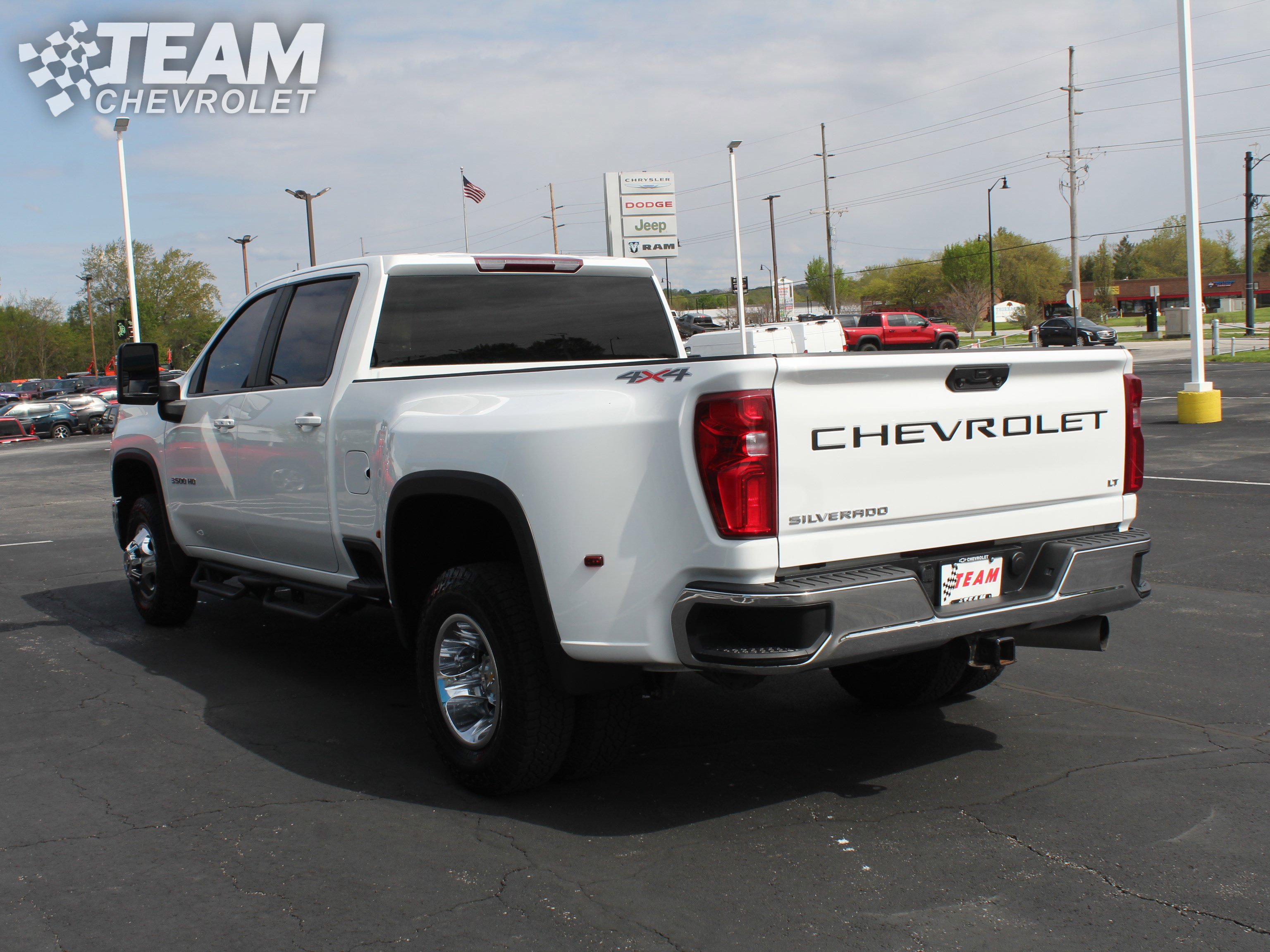 Used 2024 Chevrolet Silverado 3500 LT w/ Convenience Package AWD/4WD image 6