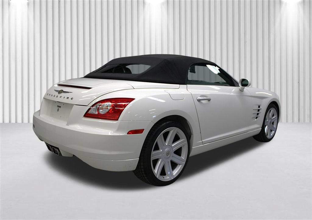 Used 2005 Chrysler Crossfire Limited RWD image 3