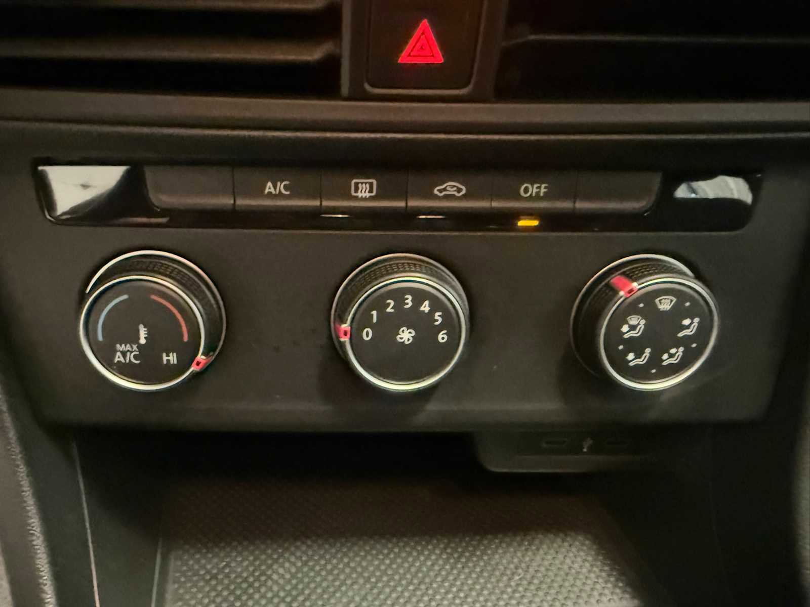 Certified 2023 Volkswagen Jetta Sport image 33