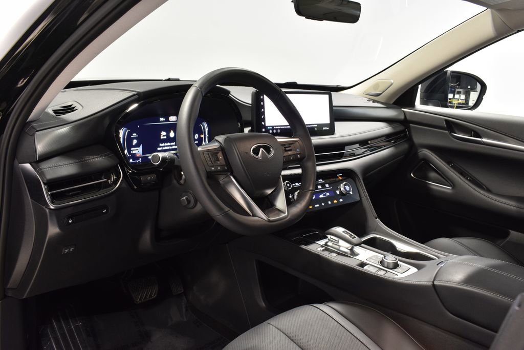 Certified 2026 INFINITI QX60 Luxe w/ Family Package image 12