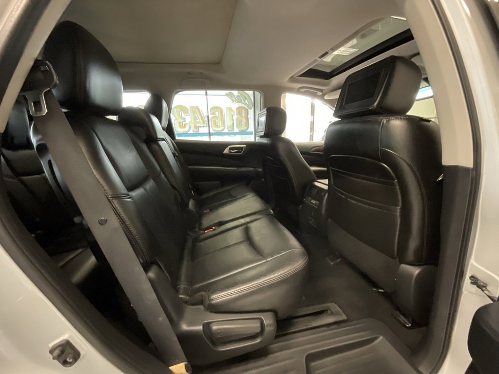 Used 2013 Nissan Pathfinder Platinum w/ Platinum Premium Pkg image 20