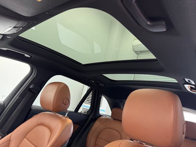 Certified 2022 Mercedes-Benz GLC 300 image 5