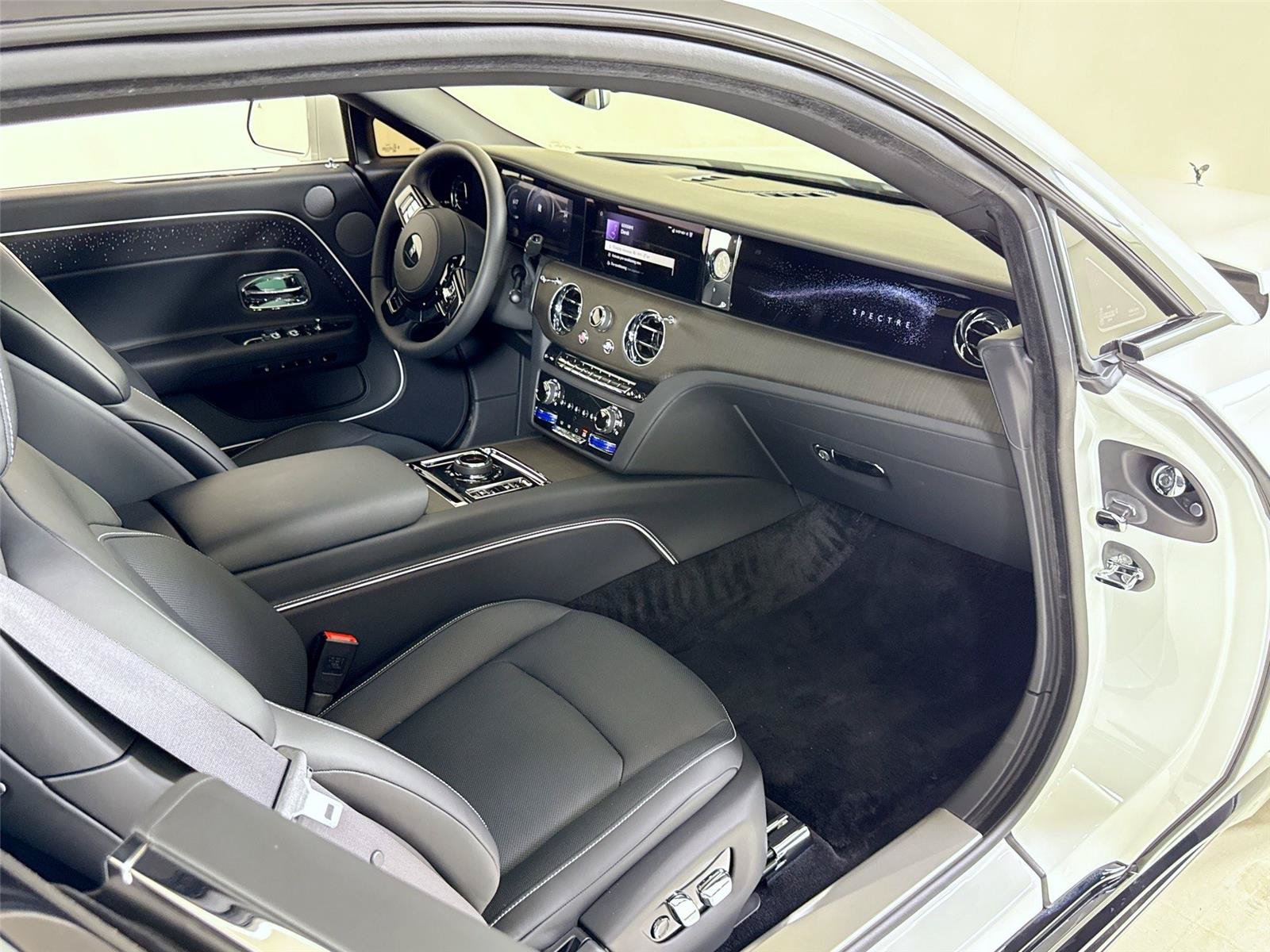 Used 2025 Rolls-Royce Spectre AWD/4WD image 27