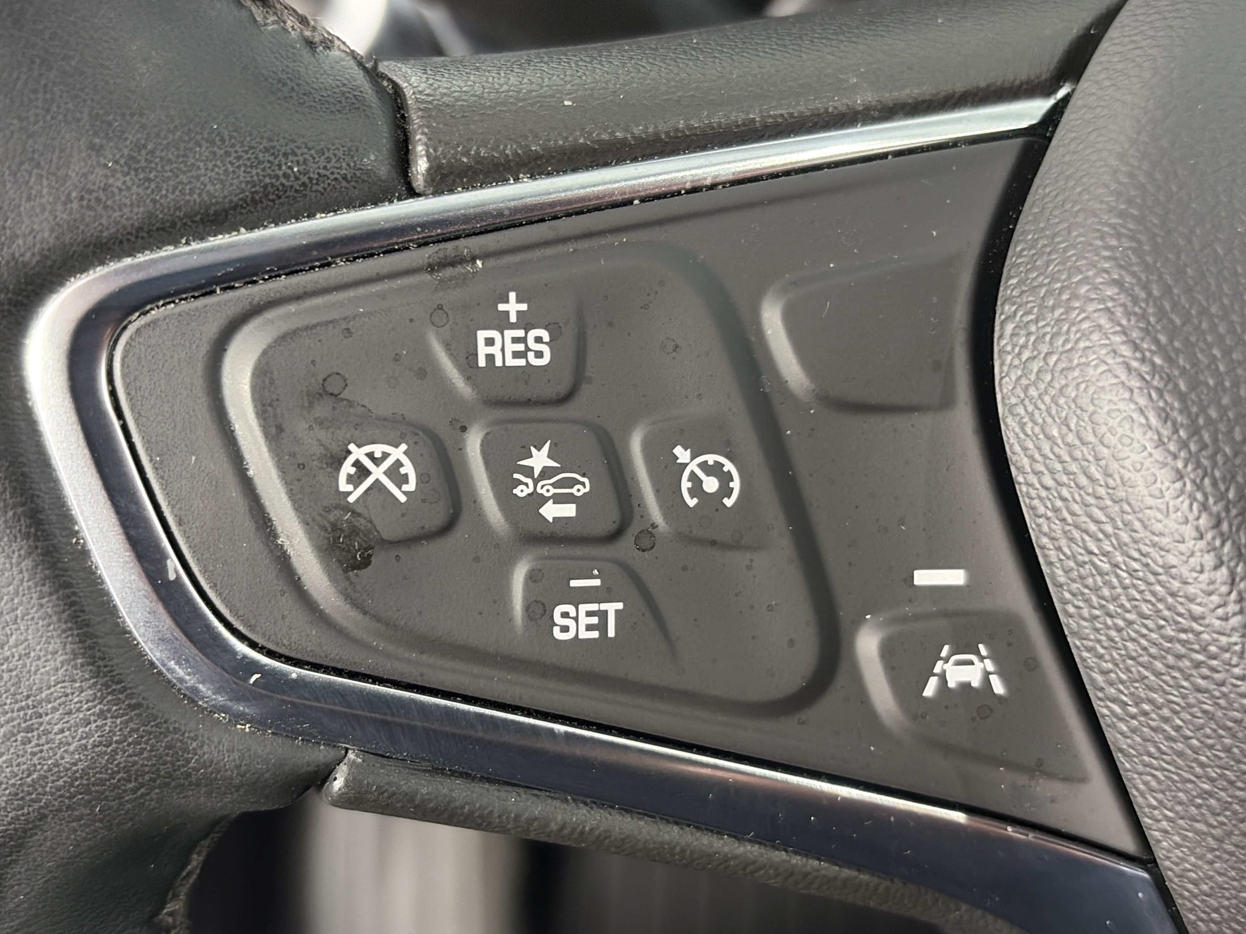 Used 2024 Chevrolet Equinox LT FWD image 33