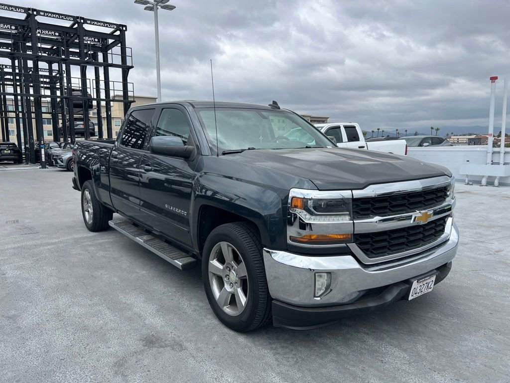 Used 2018 Chevrolet Silverado 1500 LT w/ All Star Edition RWD image 3