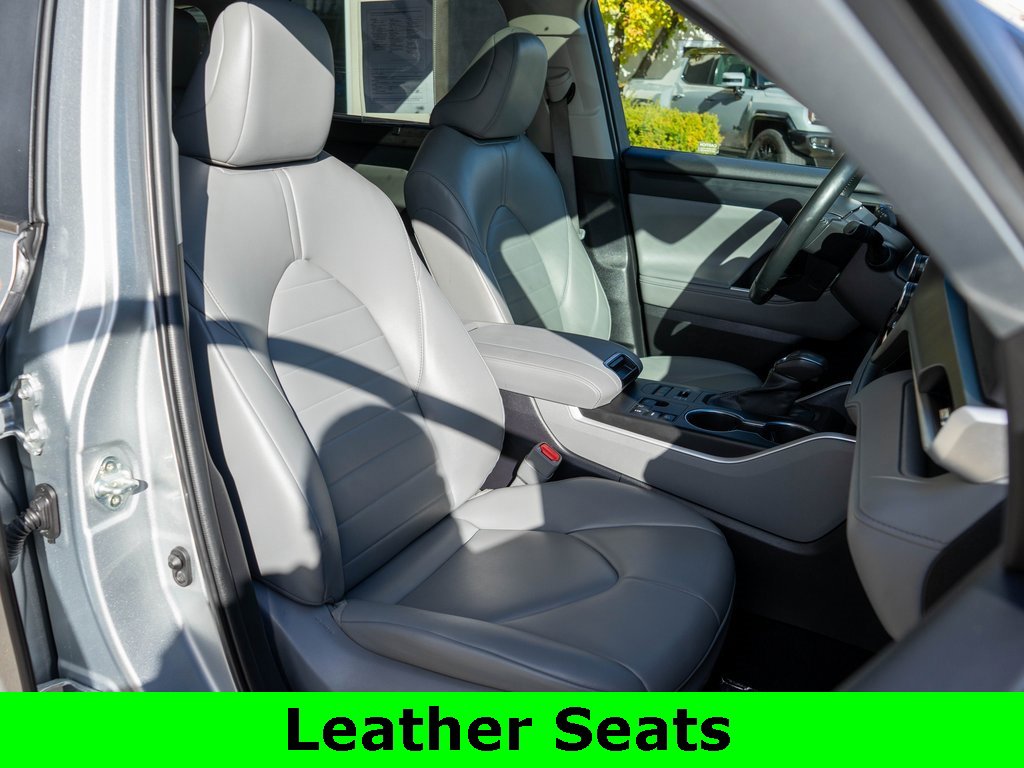 Used 2023 Toyota Highlander L image 9