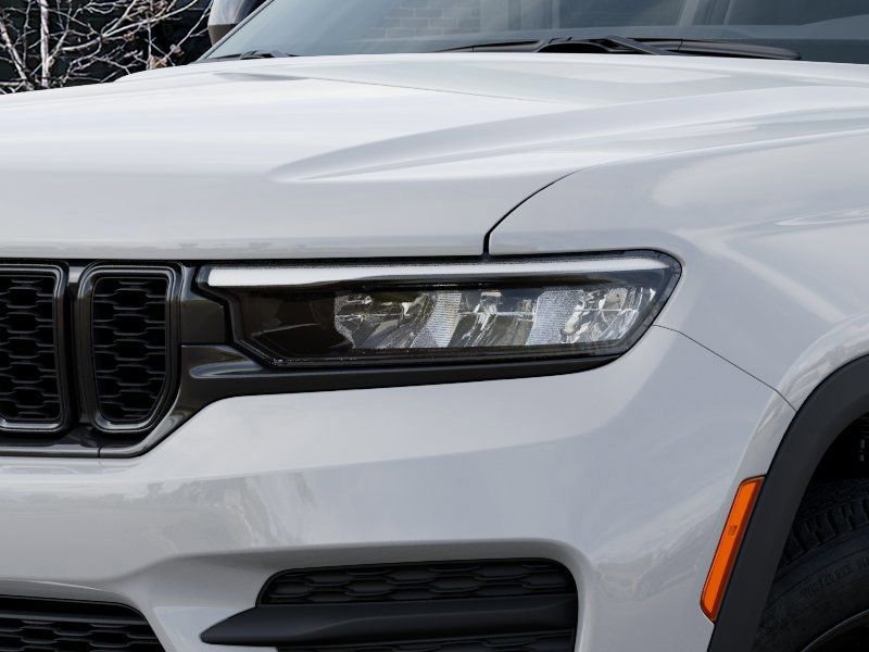 New 2025 Jeep Grand Cherokee Altitude image 10