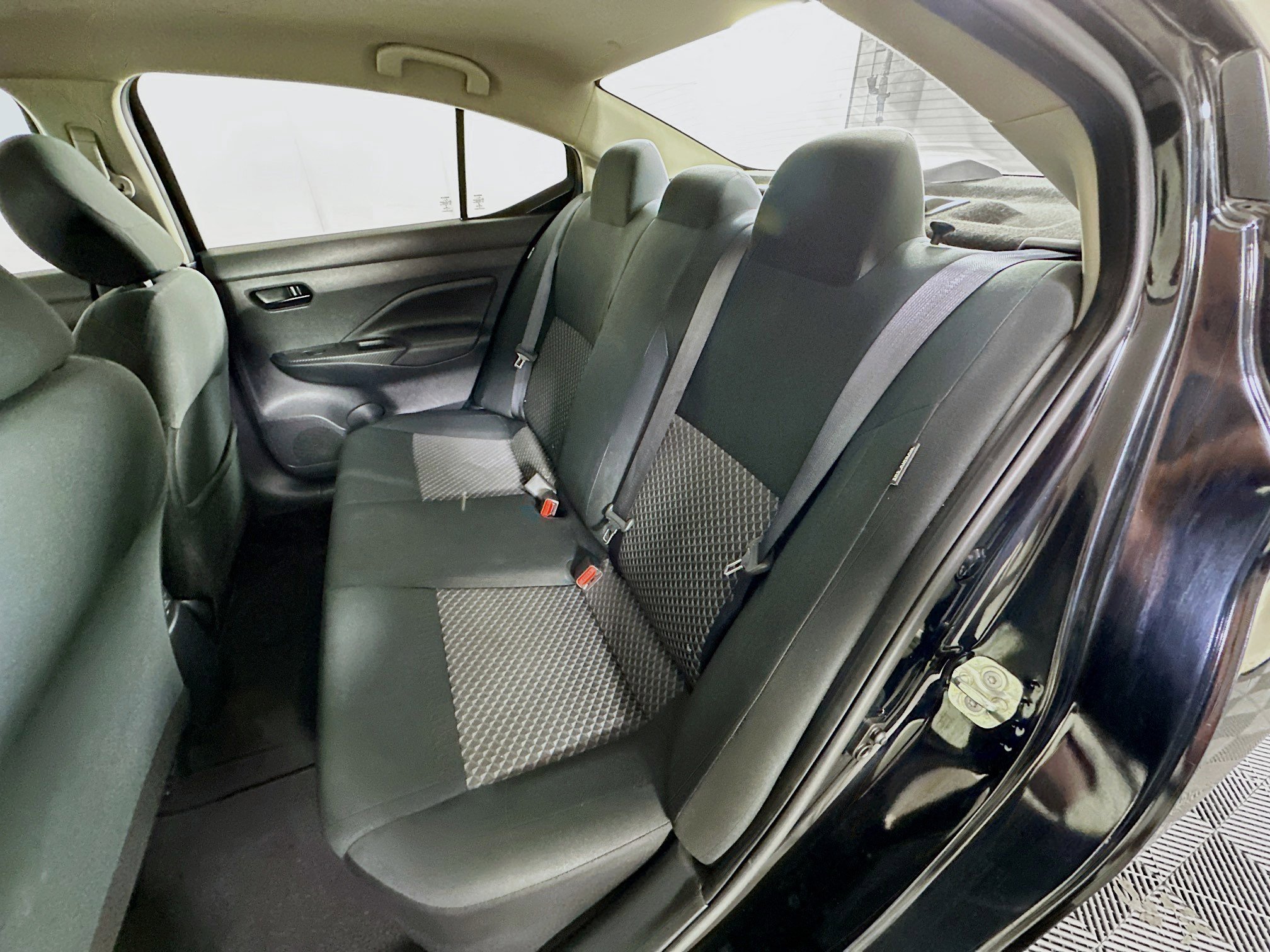 Used 2020 Nissan Versa S image 26