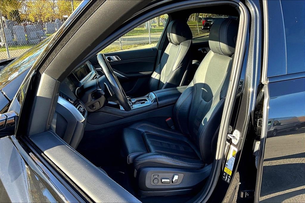 Used 2022 BMW X6 xDrive40i w/ M Sport Package image 24