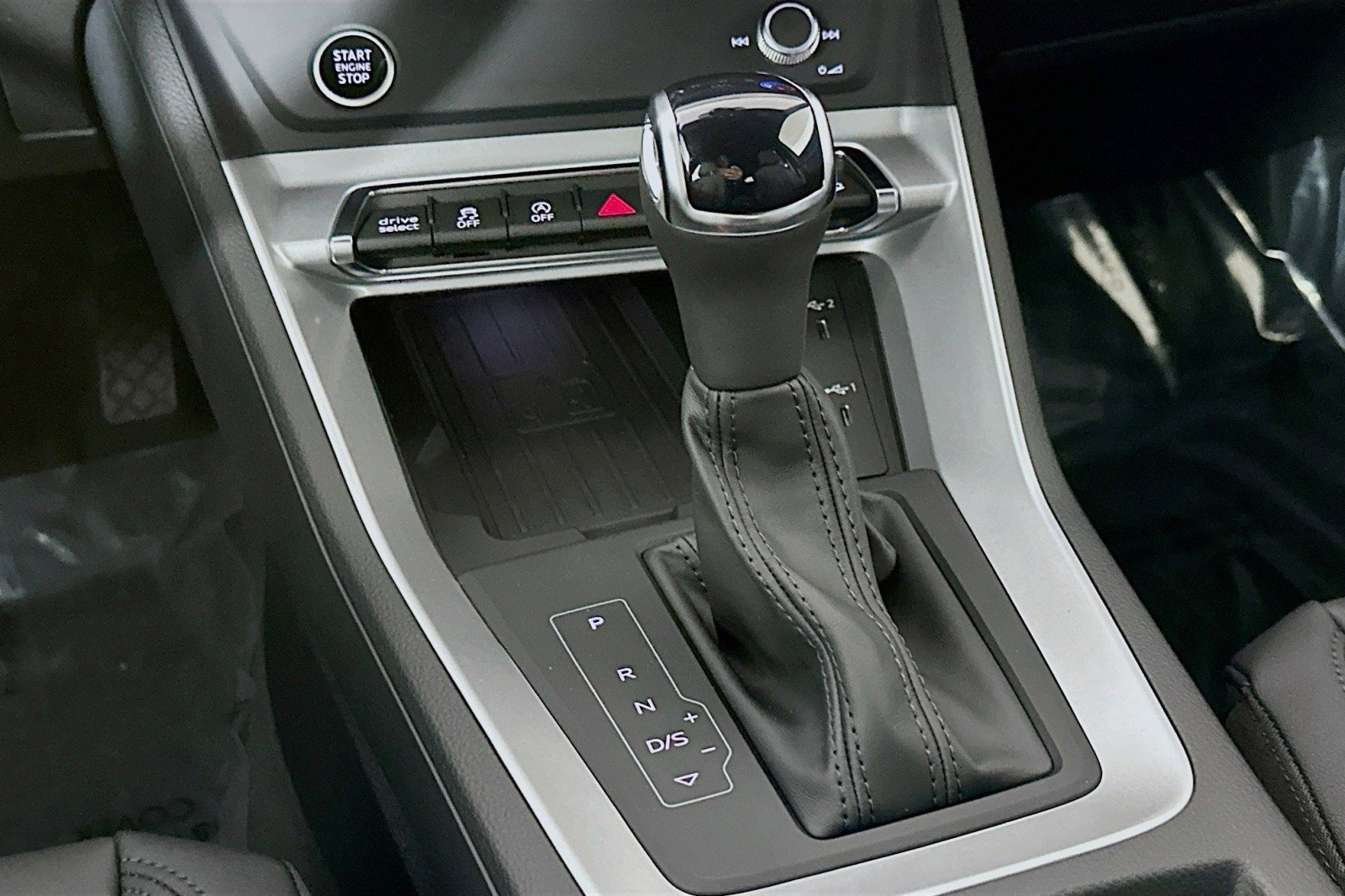 Used 2025 Audi Q3 2.0T Premium w/ Convenience Package image 7