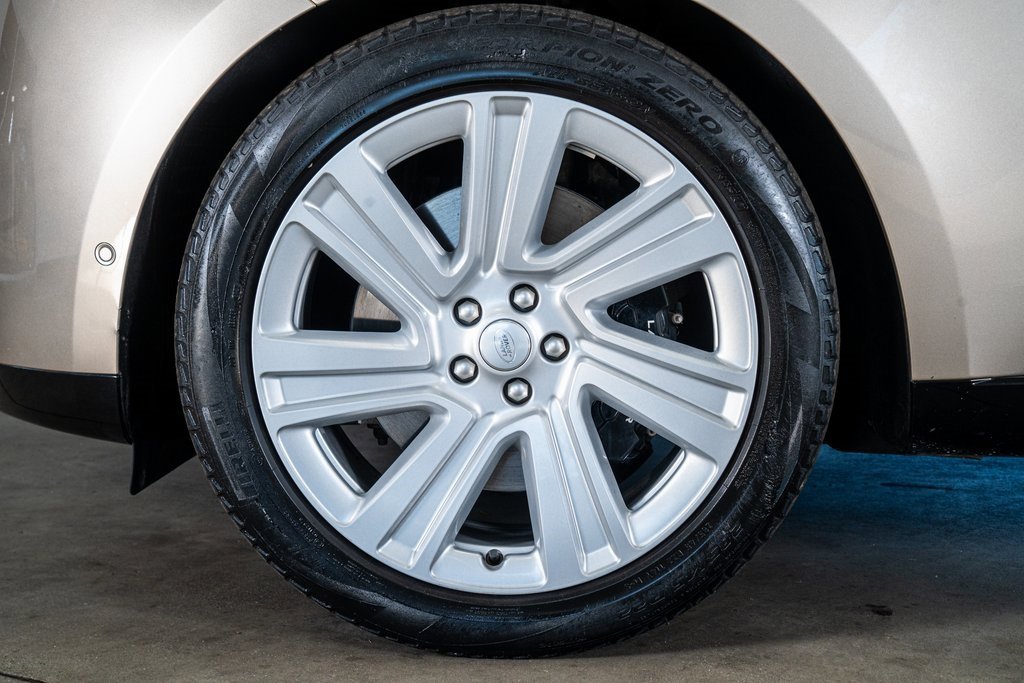 Used 2023 Land Rover Range Rover Long Wheelbase SE image 10