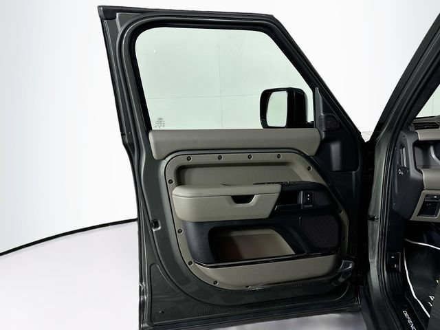 Used 2025 Land Rover Defender 110 AWD/4WD image 11