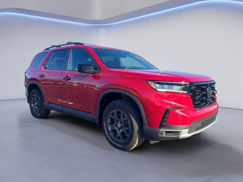 Certified 2025 Honda Pilot TrailSport image 7