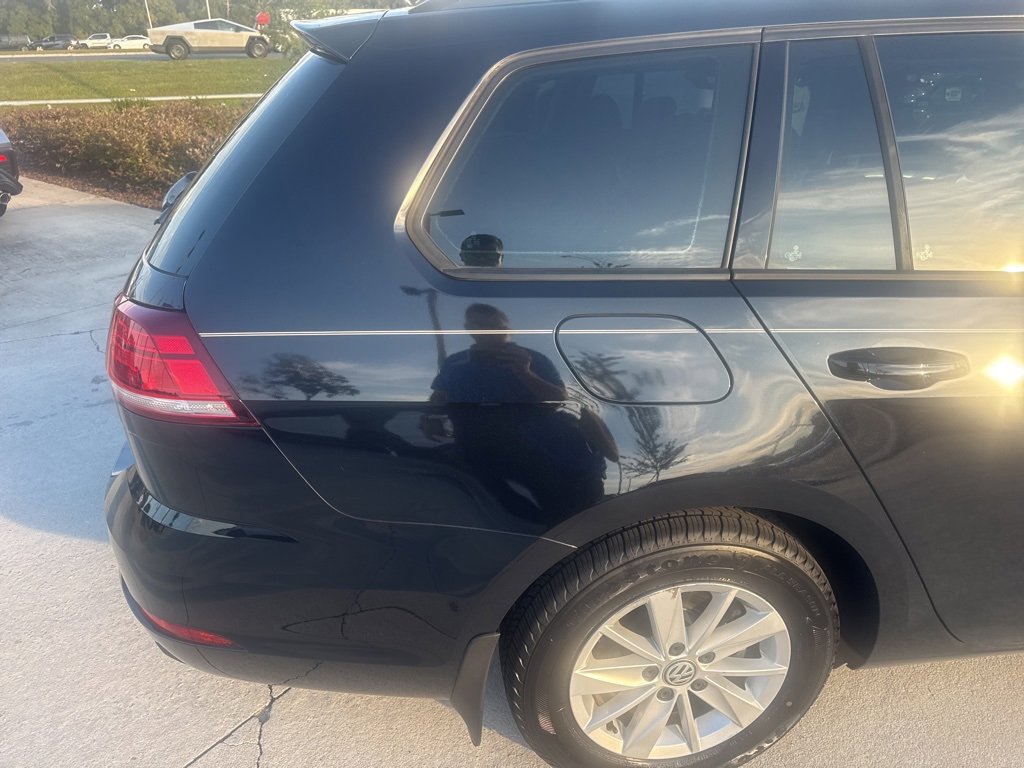 Used 2018 Volkswagen Golf S image 14