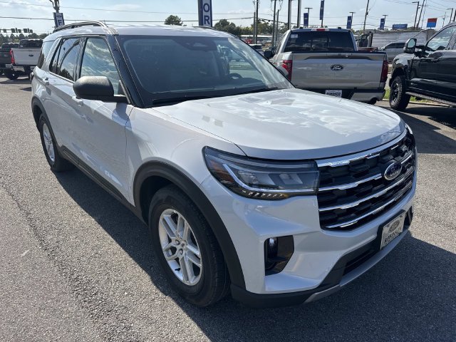 New 2026 Ford Explorer Active w/ Active Comfort Package RWD image 3