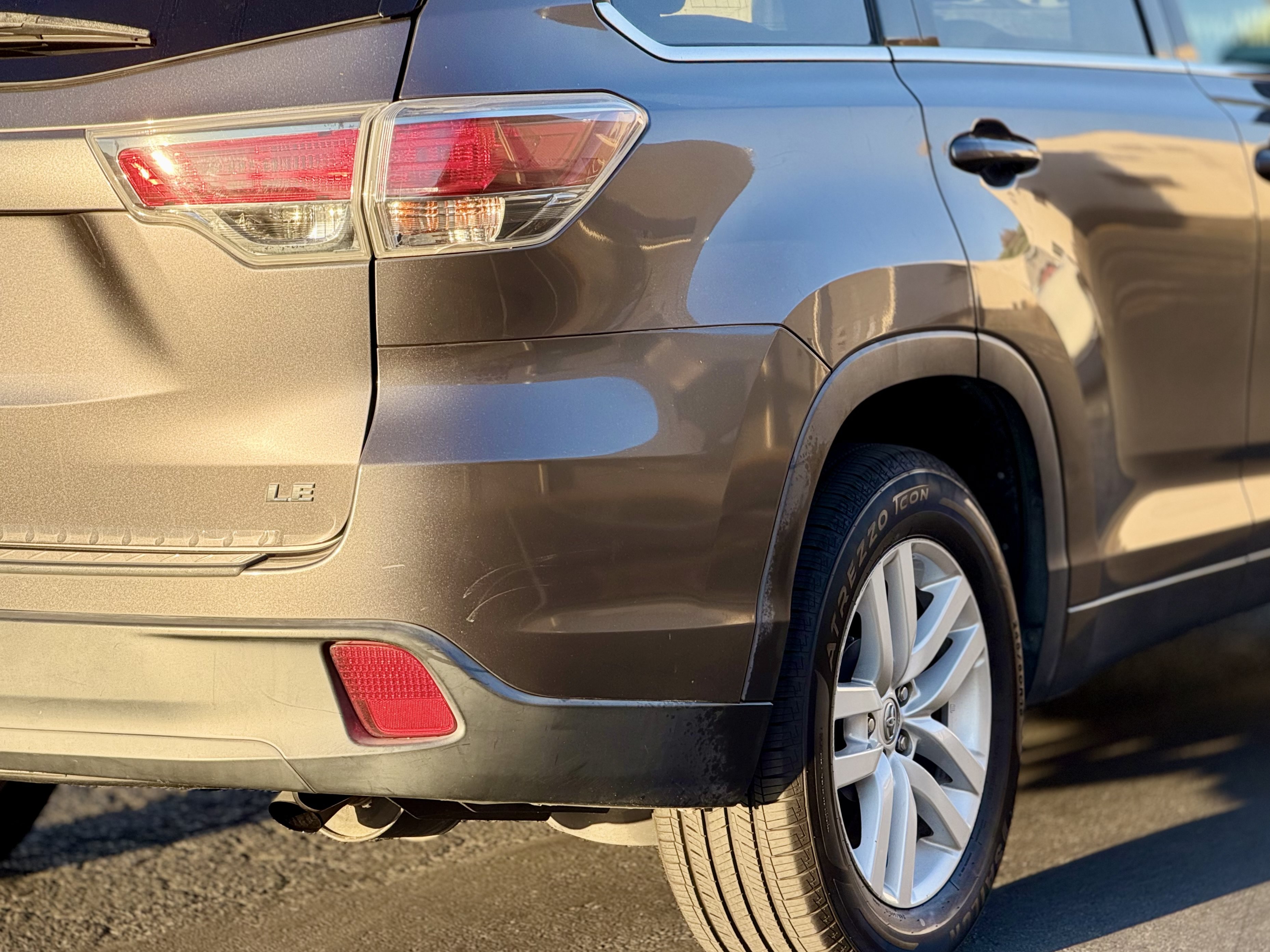Used 2015 Toyota Highlander LE FWD image 10