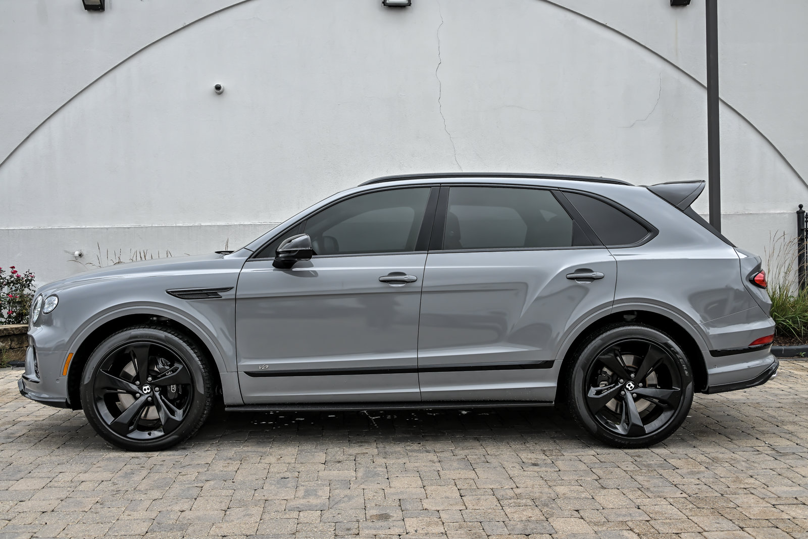 Used 2022 Bentley Bentayga AWD/4WD image 10