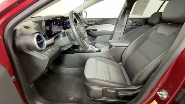 Used 2024 Chevrolet Trax LT w/ Driver Confidence Package FWD image 20