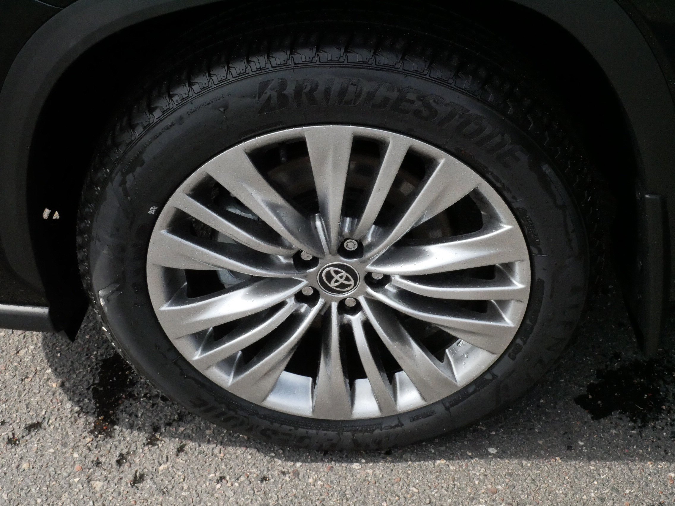 Certified 2026 Toyota Highlander Platinum AWD/4WD image 15