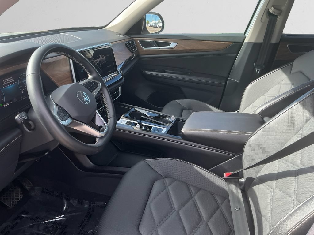 Used 2025 Volkswagen Atlas SE AWD/4WD image 9