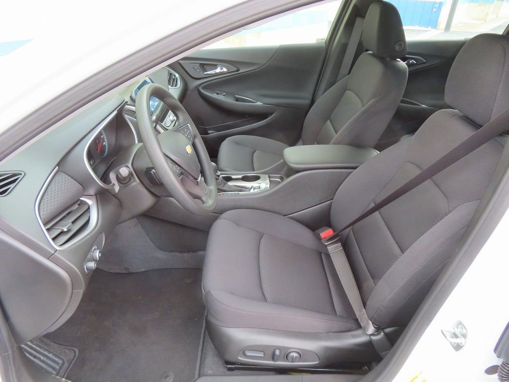 New 2025 Chevrolet Malibu LS image 17