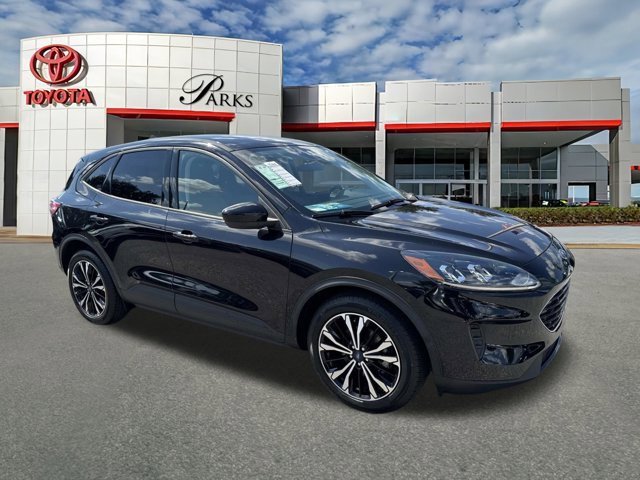 Used 2022 Ford Escape SE w/ SE Sport Appearance Package