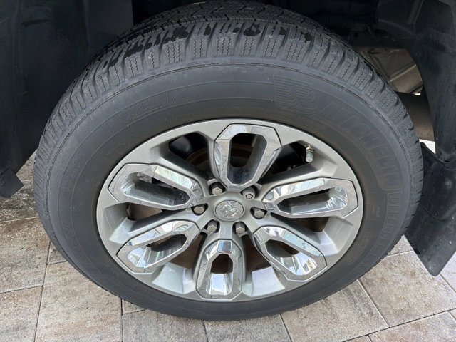 Used 2019 RAM 1500 Laramie AWD/4WD image 34