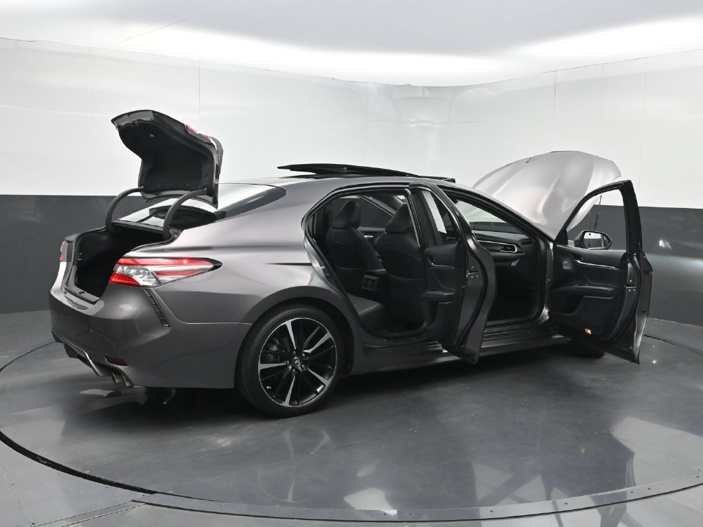 Used 2018 Toyota Camry XSE FWD image 35
