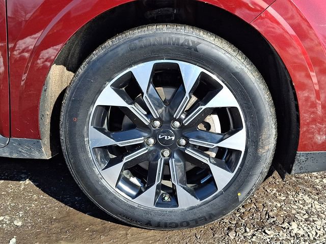 Used 2024 Kia Carnival EX image 7