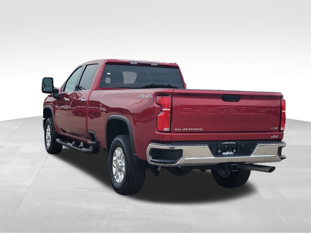 Used 2025 Chevrolet Silverado 2500 LTZ w/ LTZ Convenience Package AWD/4WD image 4