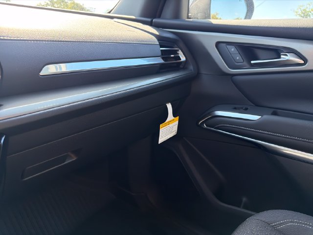 New 2027 Chevrolet Traverse LT w/ Midnight/Sport Edition FWD image 31