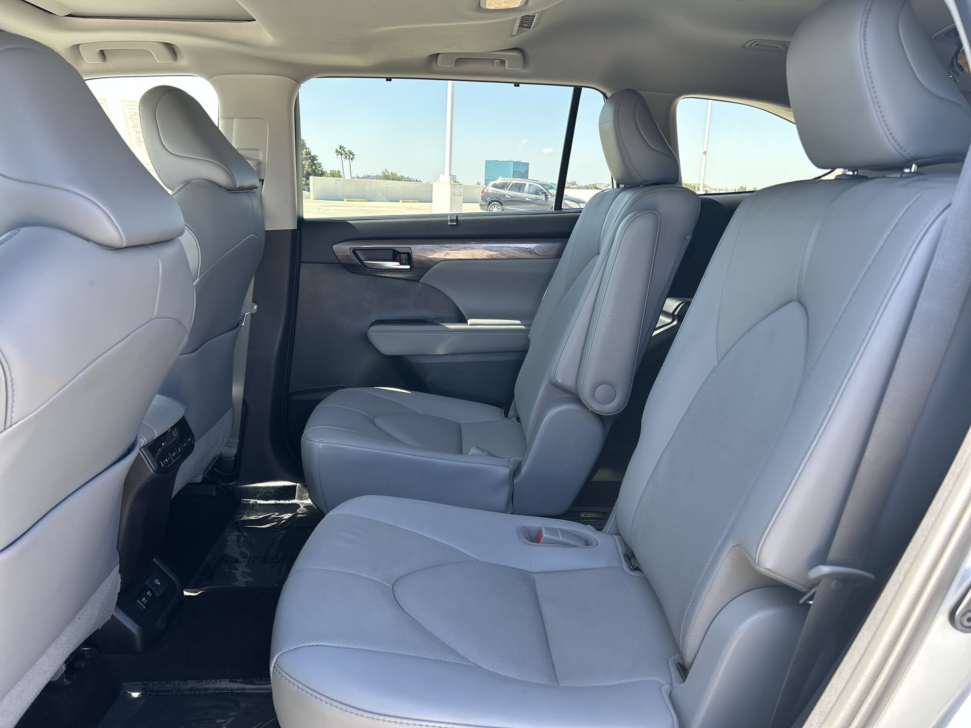 Used 2020 Toyota Highlander Limited FWD image 26