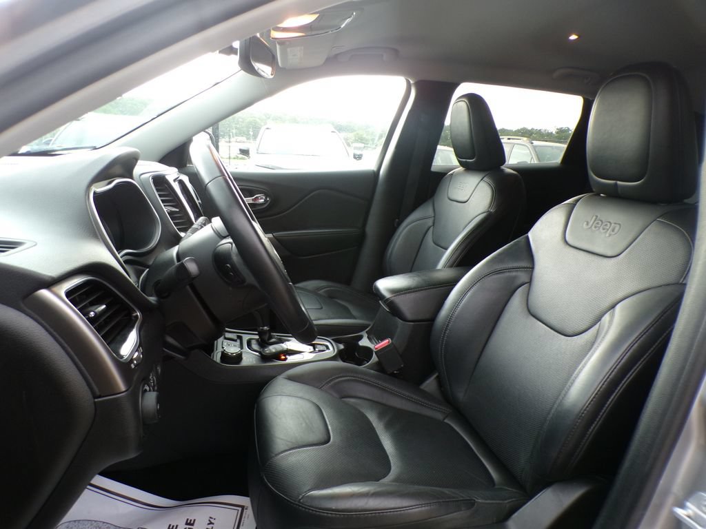 Used 2019 Jeep Cherokee Limited AWD/4WD image 13
