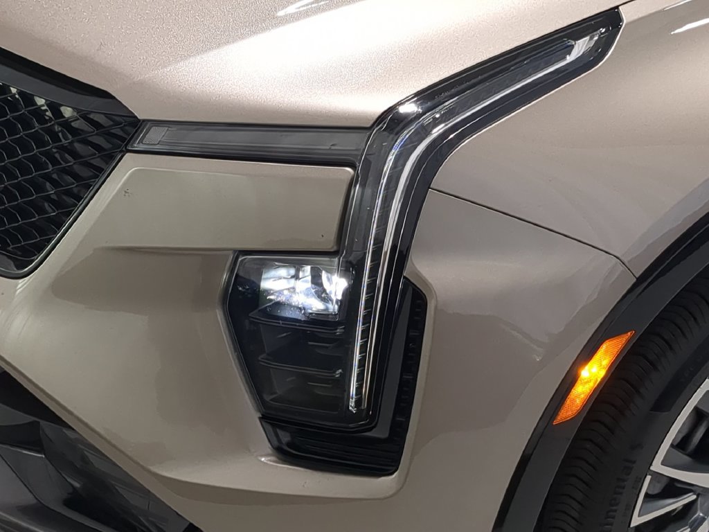 Used 2024 Cadillac XT4 Sport AWD/4WD image 14