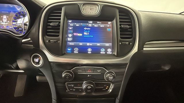 Used 2021 Chrysler 300 Touring w/ Sport Appearance Package RWD image 23