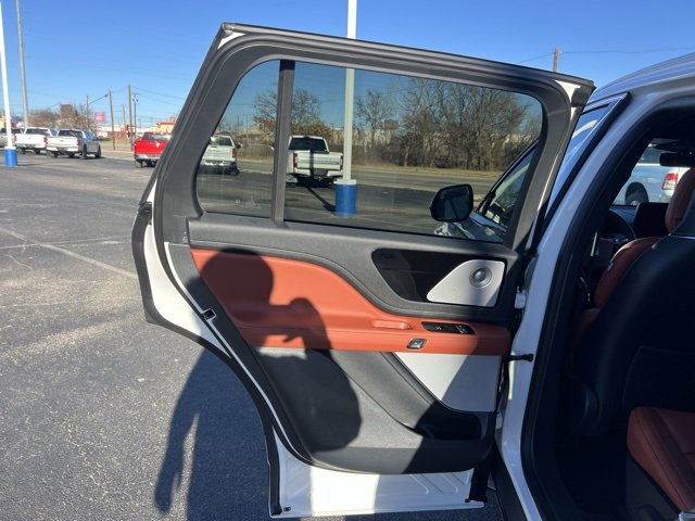 New 2026 Lincoln Aviator Reserve image 14