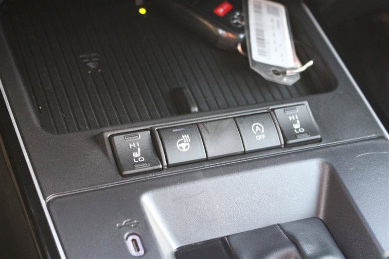 Used 2026 Toyota Corolla Cross XLE AWD/4WD image 13