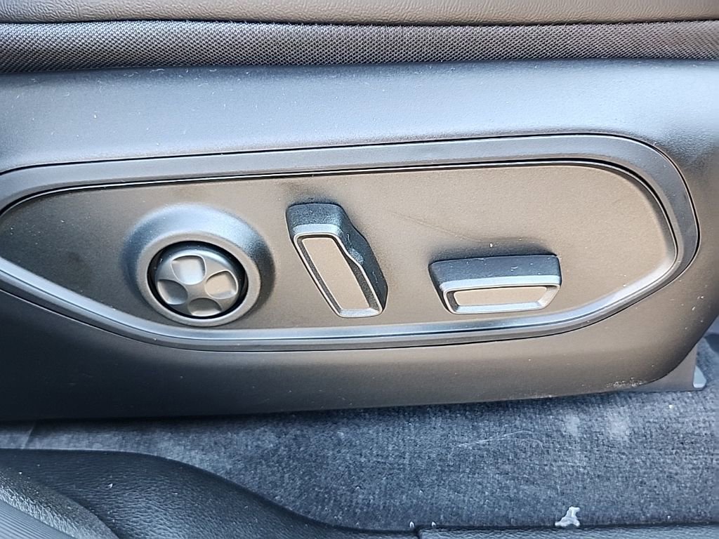 New 2025 Jeep Grand Cherokee L Limited w/ Black Appearance Package image 12