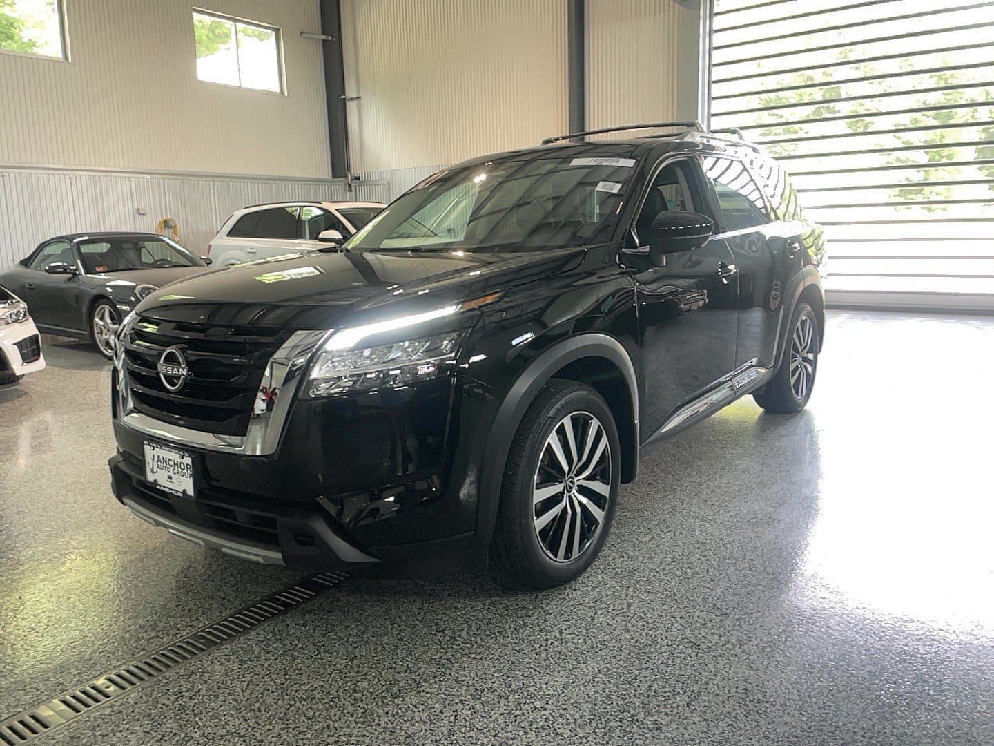 Used 2024 Nissan Pathfinder Platinum w/ Cargo Package AWD/4WD image 3