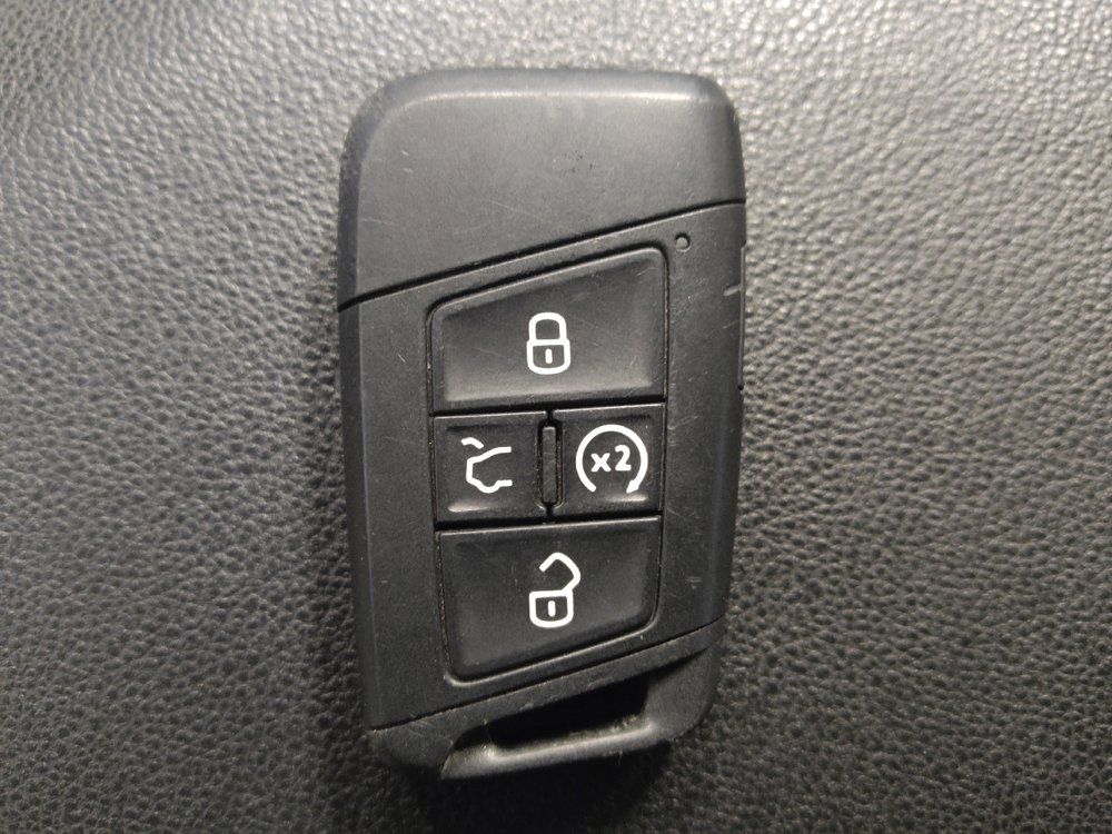 Used 2024 Volkswagen Jetta SE image 32