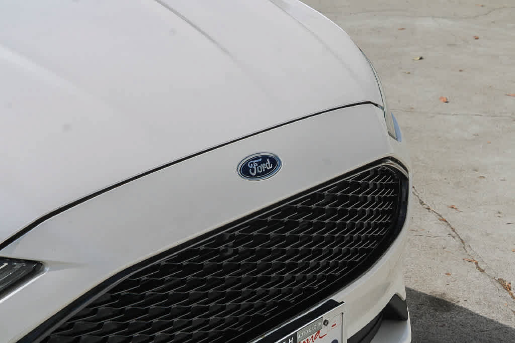 Used 2020 Ford Fusion SE w/ Equipment Group 151A FWD image 10