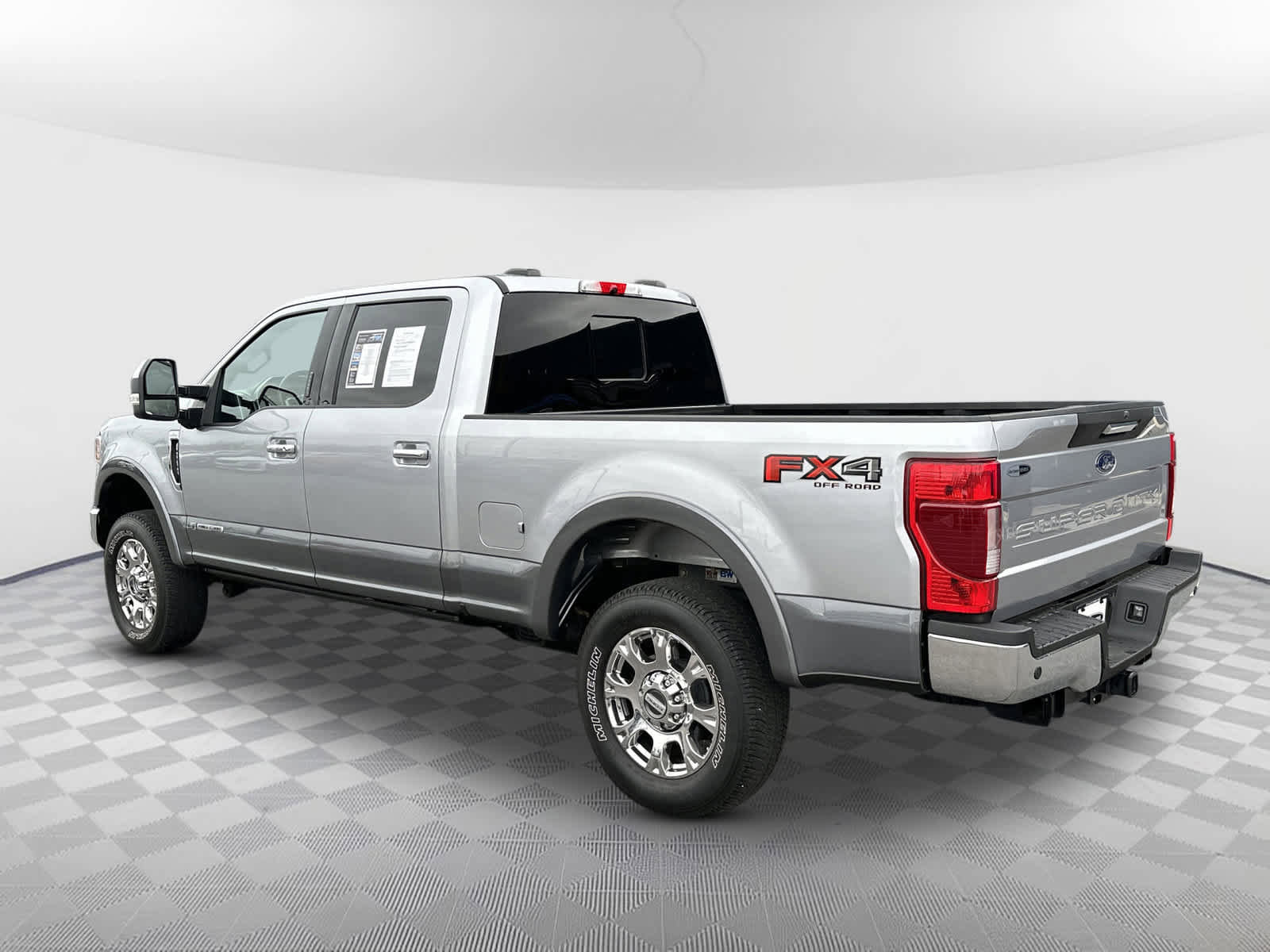 Used 2022 Ford F250 Lariat w/ Chrome Package image 5