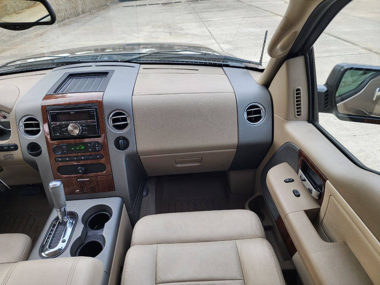 Used 2004 Ford F150 Lariat RWD image 24