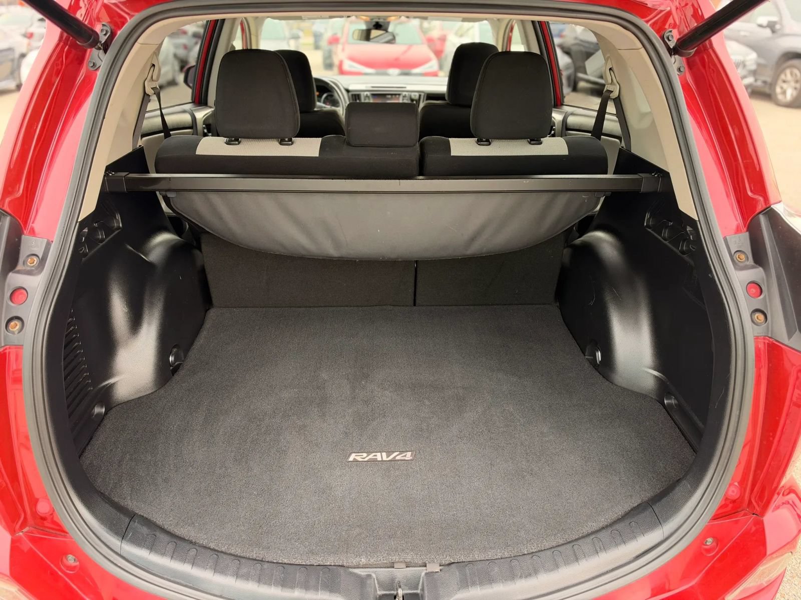 Used 2016 Toyota RAV4 XLE AWD/4WD image 21