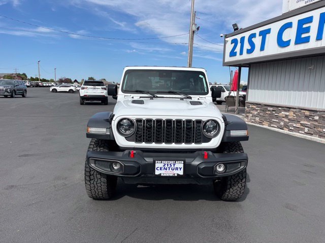 Used 2025 Jeep Wrangler Unlimited Rubicon AWD/4WD image 3
