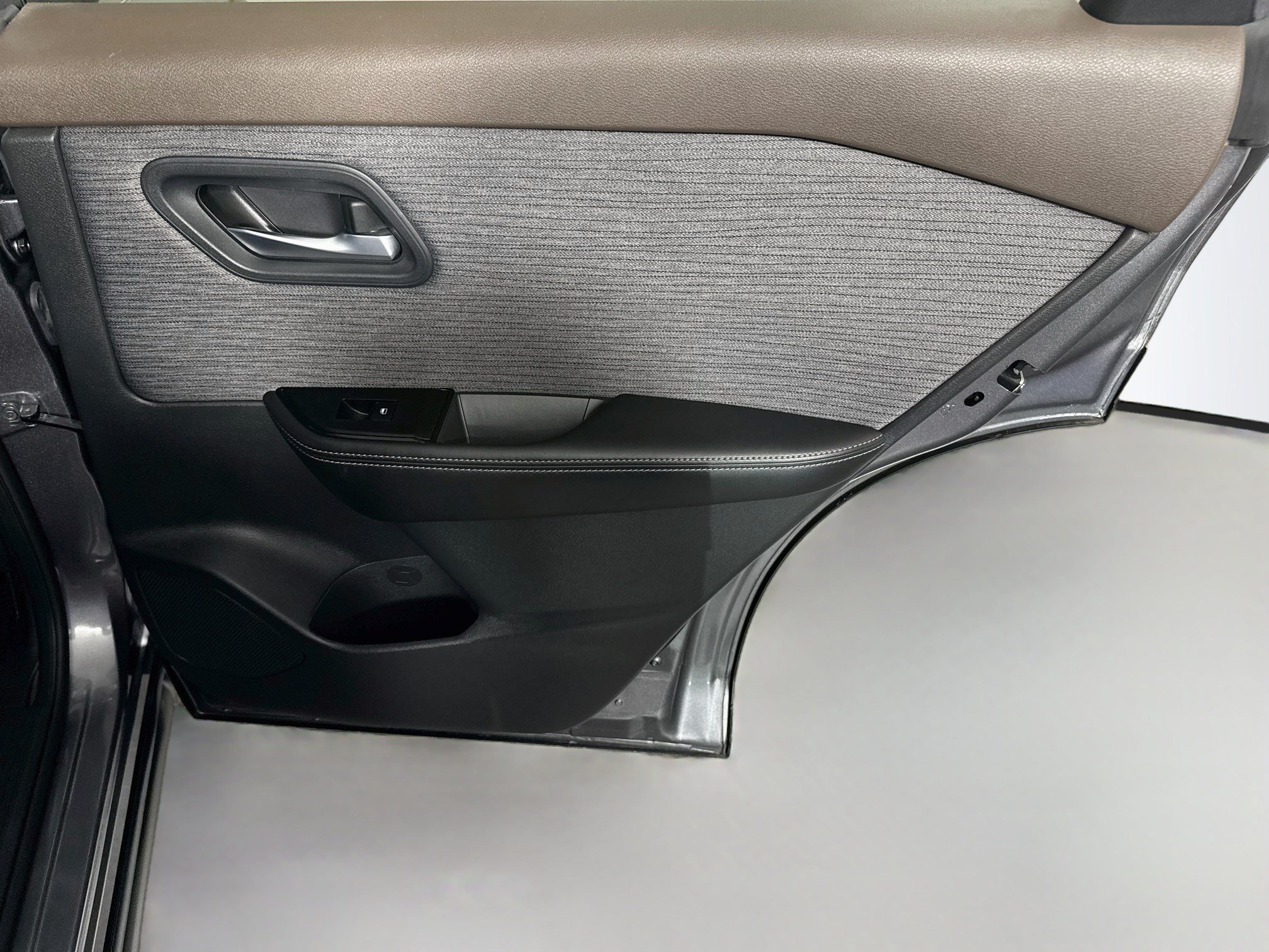 Used 2023 Nissan Rogue SV FWD image 28